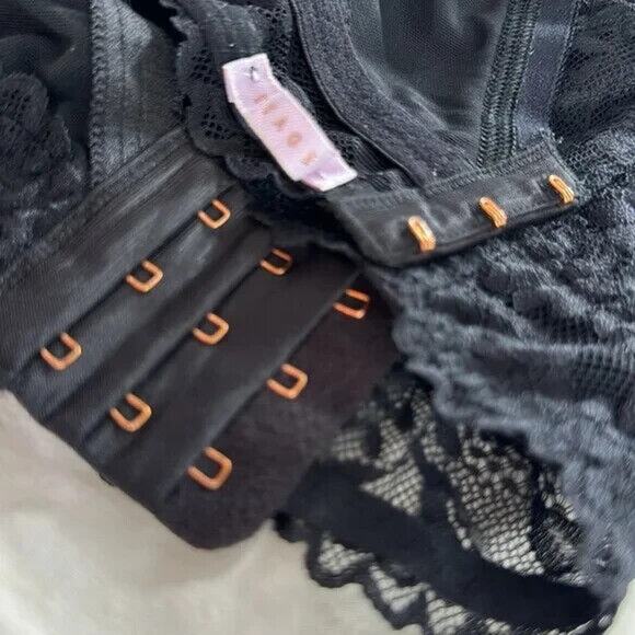 Women's Black Bra Size 32B Lace Bra No Wire Adaptable Savage X Fenty ada… - Picture 11 of 12